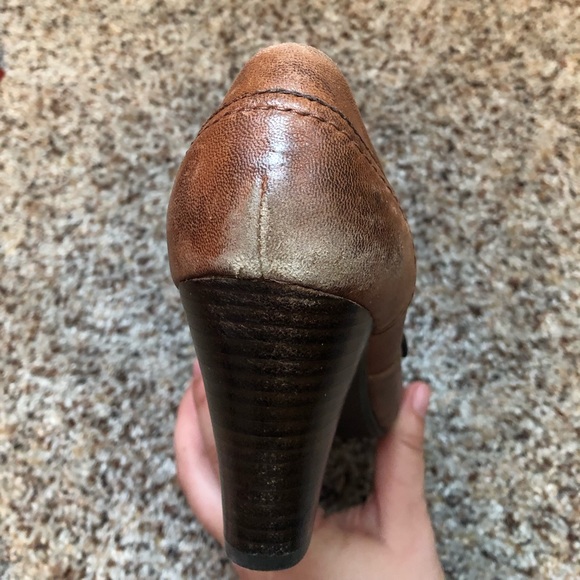 Pumps - Picture 2 of 2